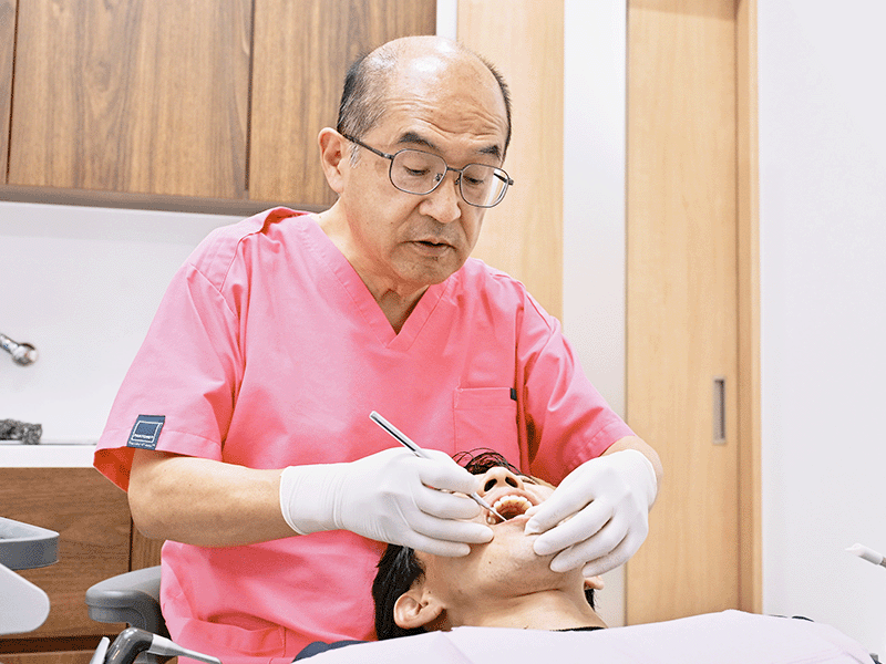 歯科医師治療風景